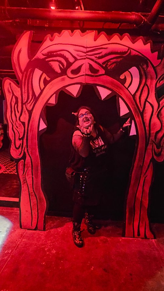 Went to #clubarachne at @copperdoor_santaana last night.
Carnival of evil was the theme...
I had a fun time...I'm thinking of going next time on my birthday which vampires are the theme...hint hint hint...
#comeoutcomeoutwhereveryouare
#vampire #vampireclubnight #gothclub