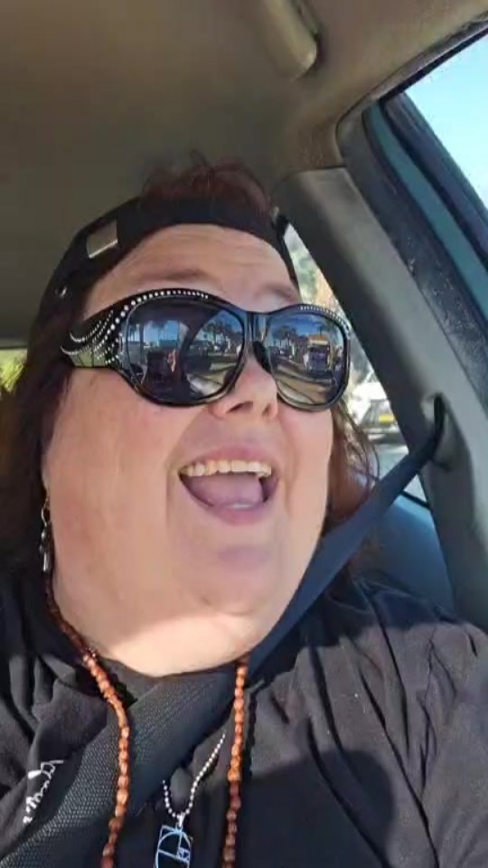 Whoops! Auntie PanPan forgot her live since she's en route to @freyshermeticsupplies for the WooWoo swap tonight from 6-9pm
We will be going live again as soon as we are set up
#woowooswap #freyshermeticsupplies #witchsale #supportyourlocalwitches